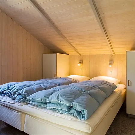 Four-bedroom Holiday In * هالس