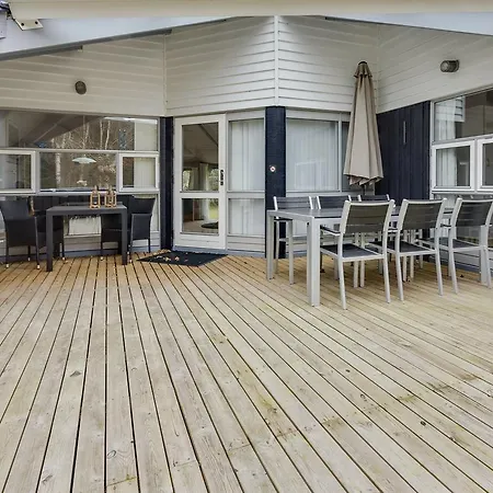 Four-bedroom Holiday In * هالس