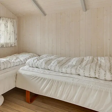 Four-bedroom Holiday In هالس